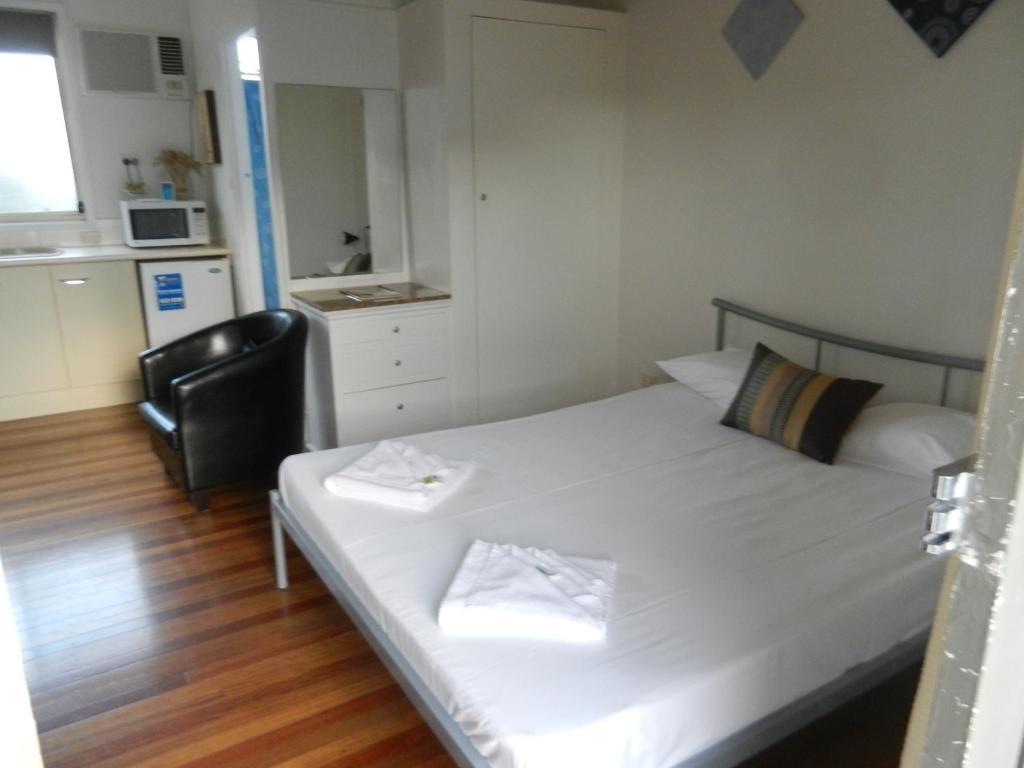 Golden Shores Motel Bilinga Zimmer foto